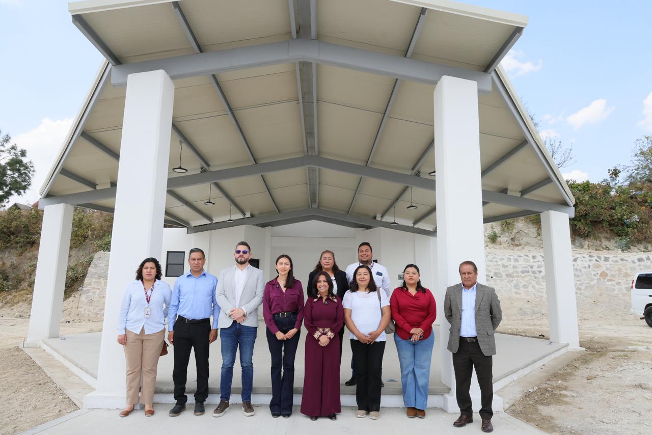 Gobernadora Lorena Cuéllar inaugura rehabilitación del panteón municipal de Zacualpan